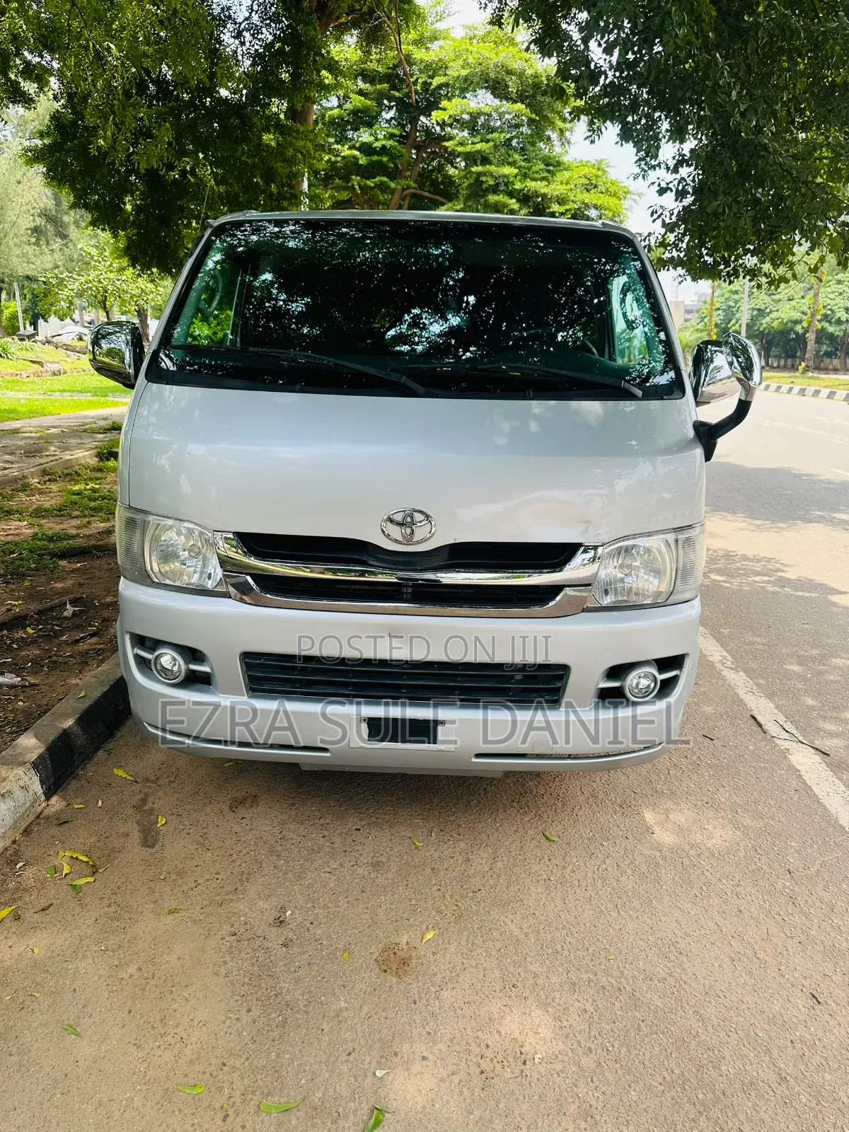 Toyota HiAce 2010 Silver