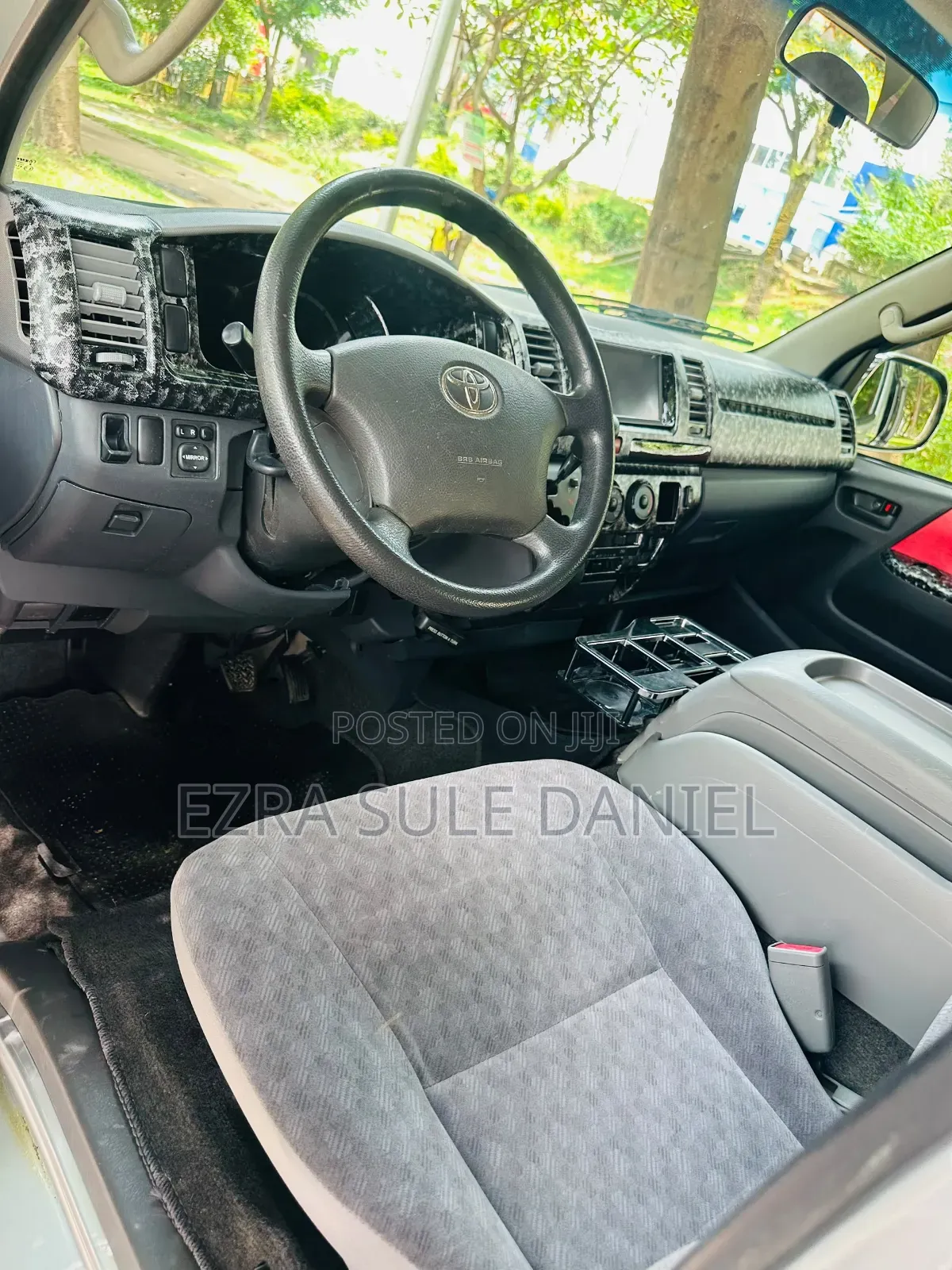 Toyota HiAce 2010 Silver