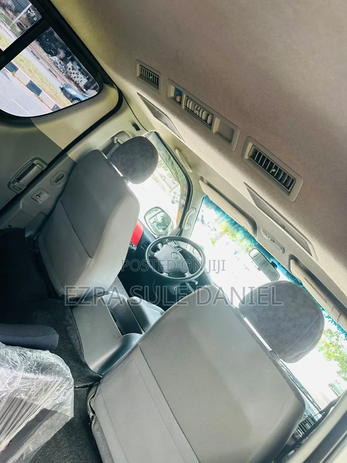 Toyota HiAce 2010 Silver