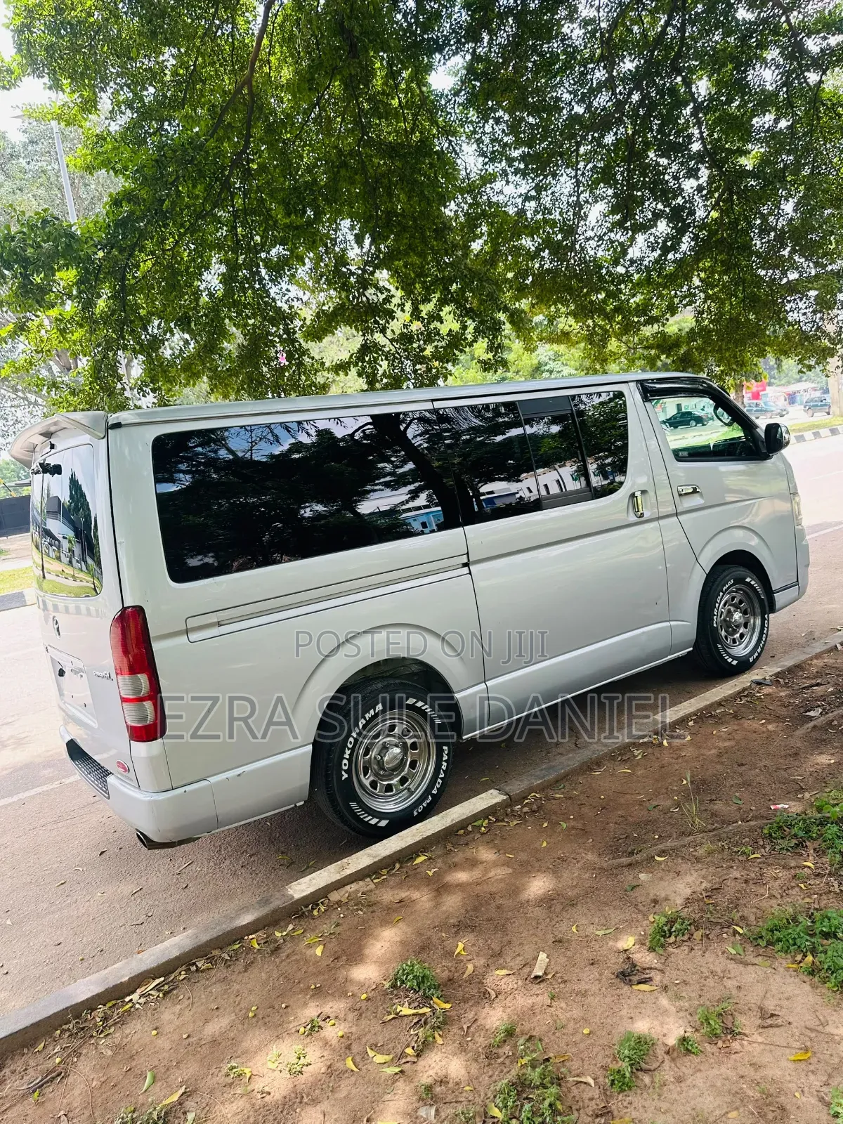 Toyota HiAce 2010 Silver