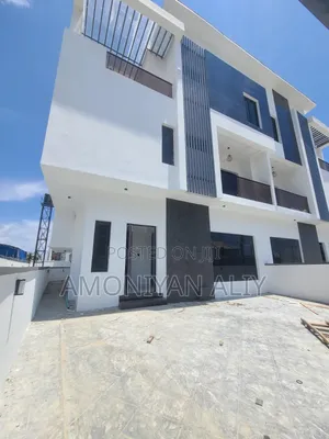 5bdrm House in Lekki Scheme2 for sale