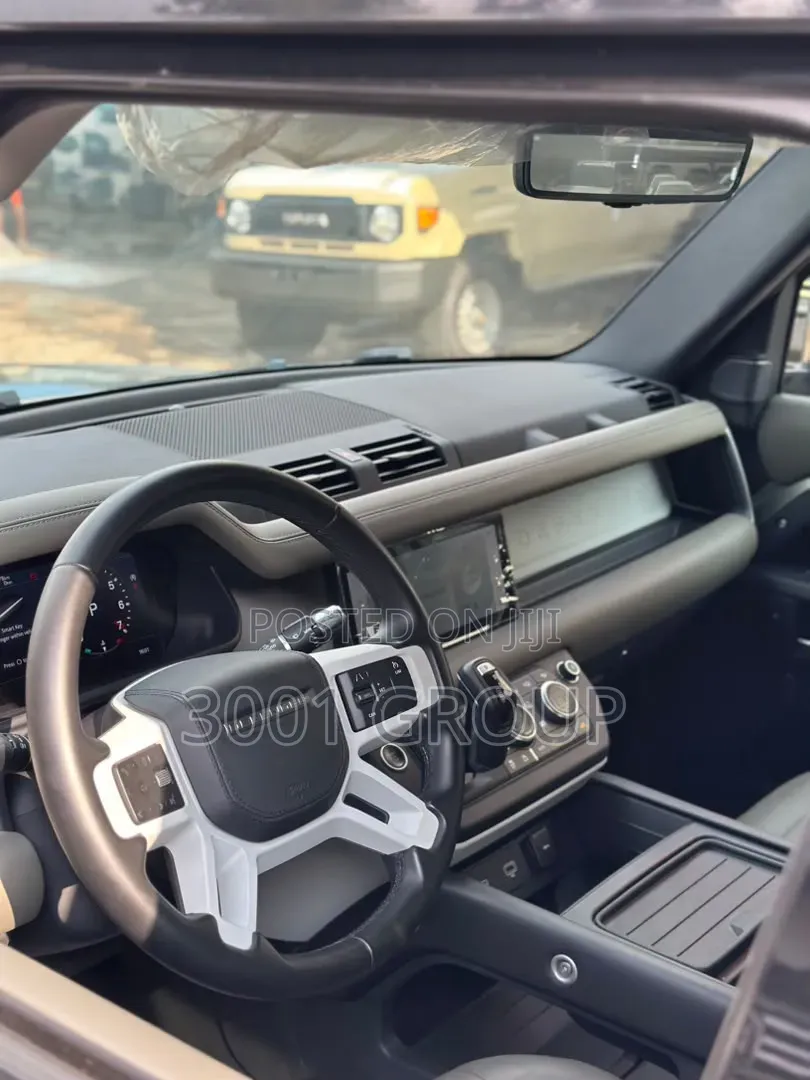 Land Rover Defender 2020 Gold