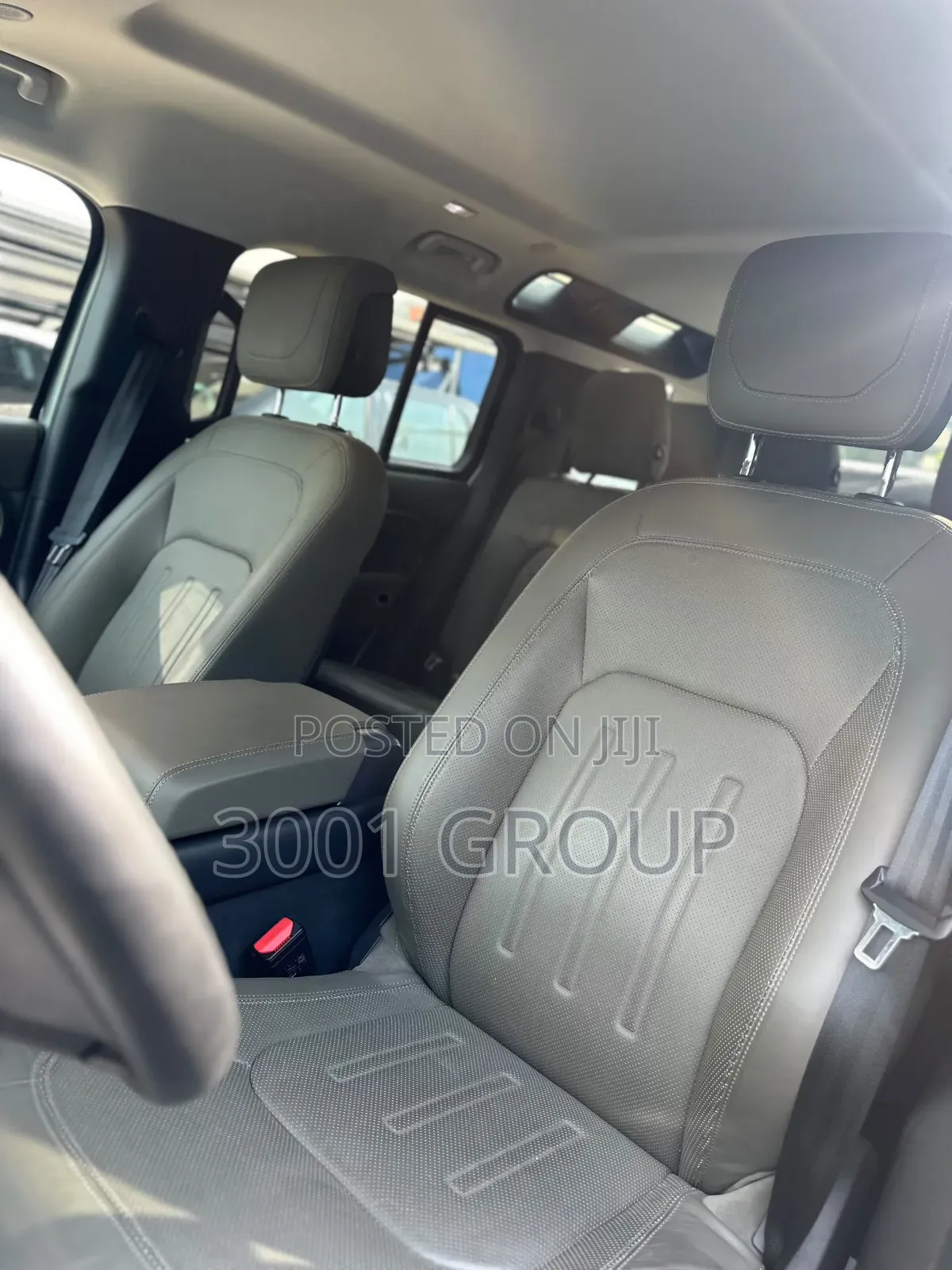 Land Rover Defender 2020 Gold