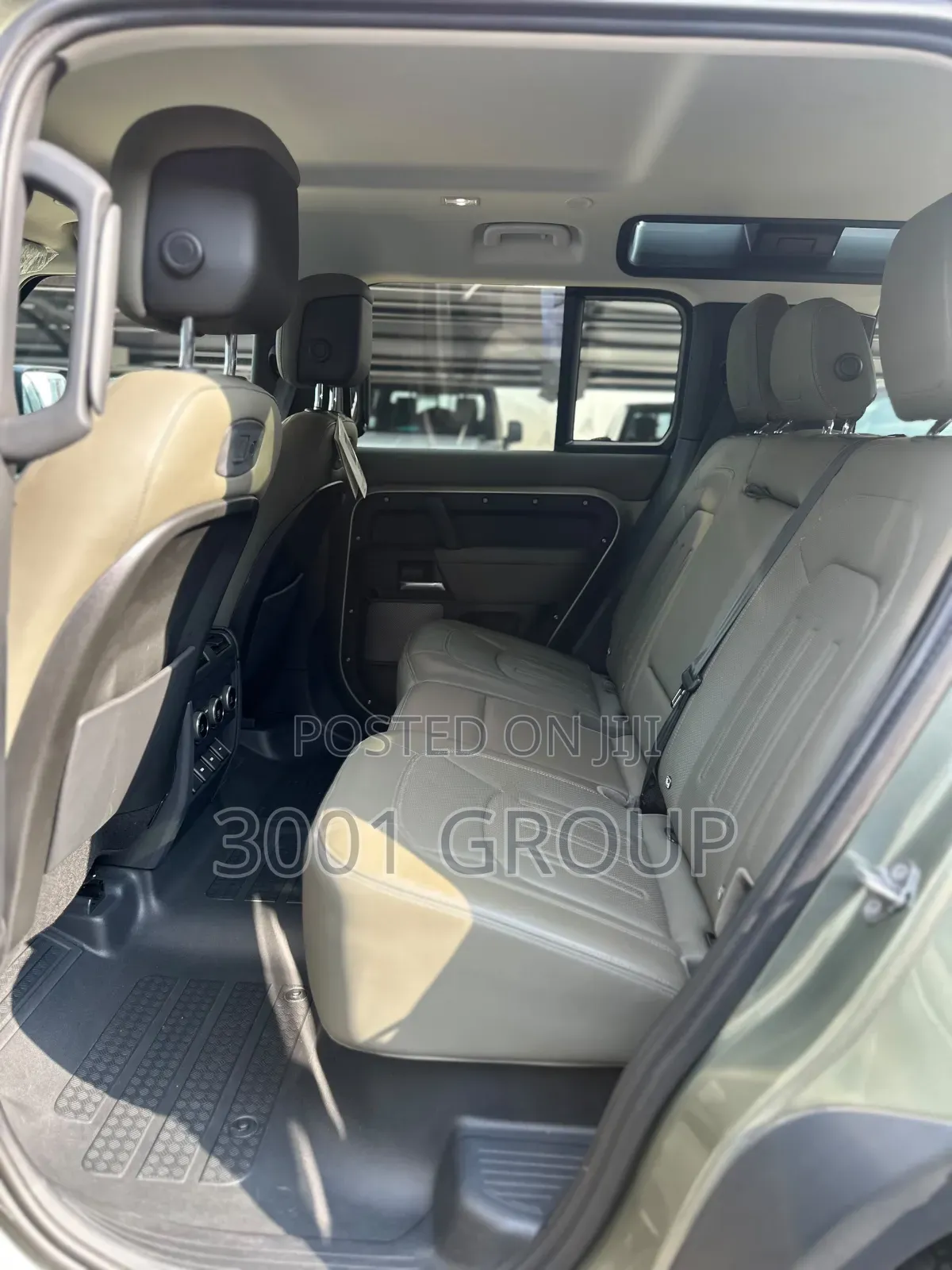 Land Rover Defender 2020 Gold