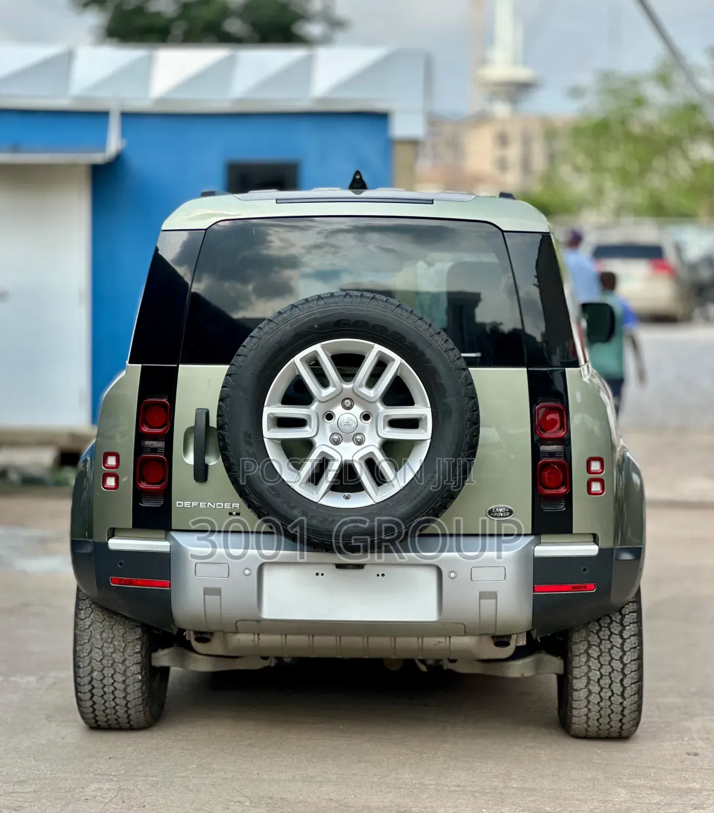 Land Rover Defender 2020 Gold