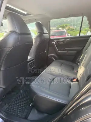 Toyota RAV4 2021 Gray