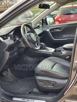 Toyota RAV4 2021 Gray