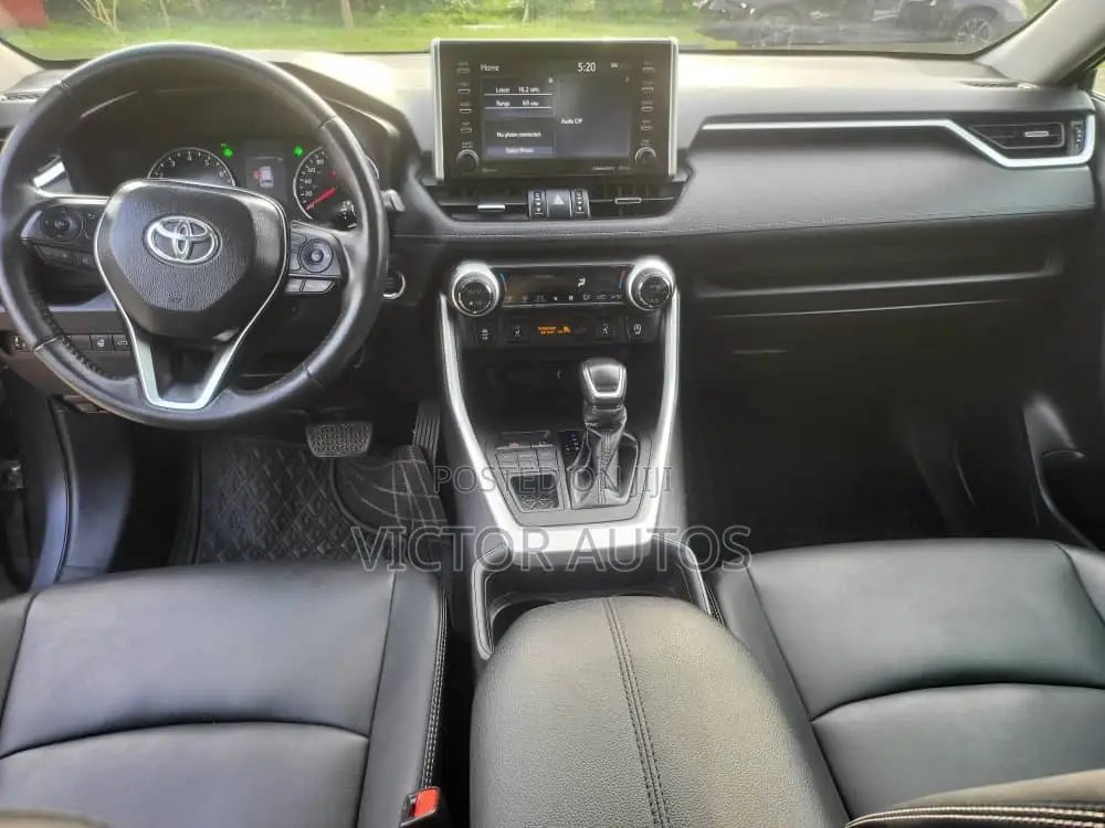 Toyota RAV4 2021 Gray