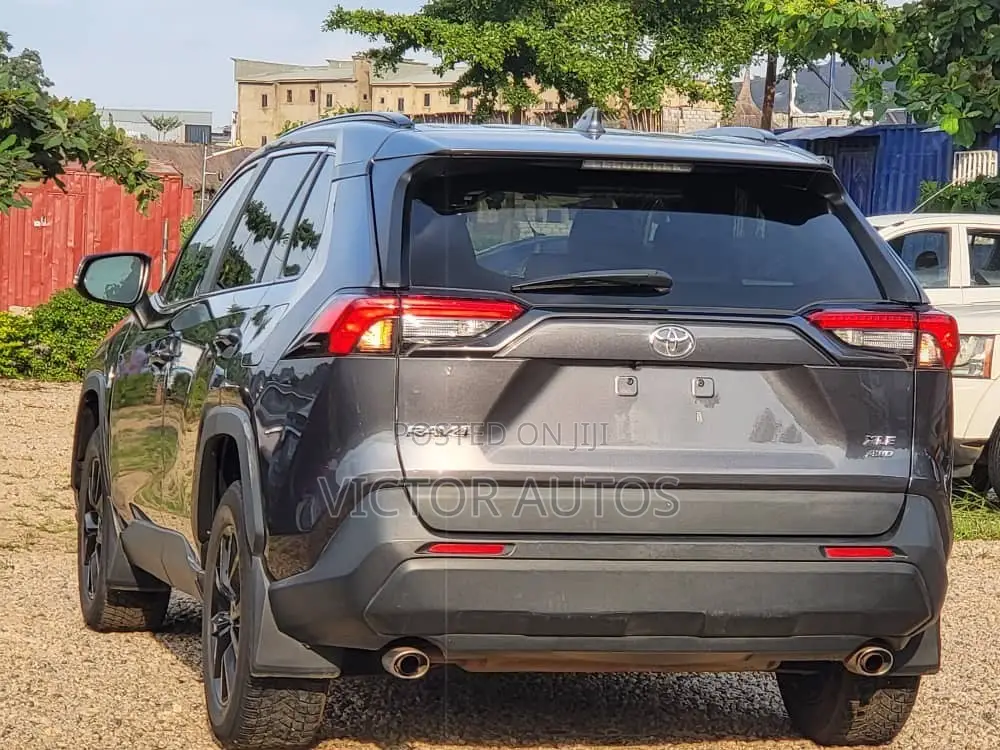 Toyota RAV4 2021 Gray