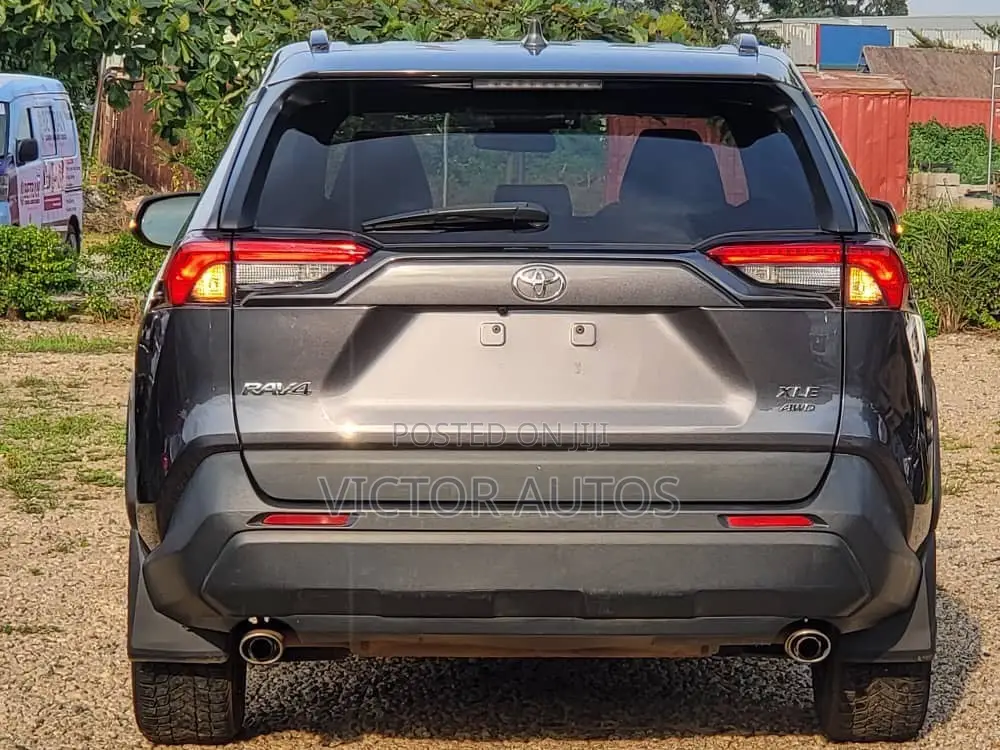 Toyota RAV4 2021 Gray