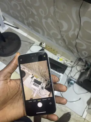 Apple iPhone XR 64 GB White