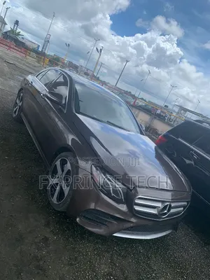 Mercedes-Benz E300 2018 Brown