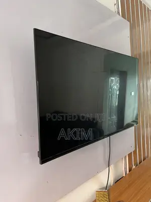 Smart Hisense 43 Inches With a Blind Screen and It’s Working Perfectly