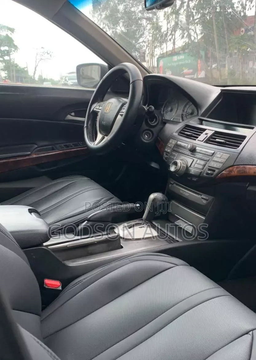 Honda Crosstour 2010 Black