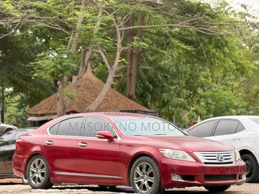 Lexus LS 460 AWD 2012 Red