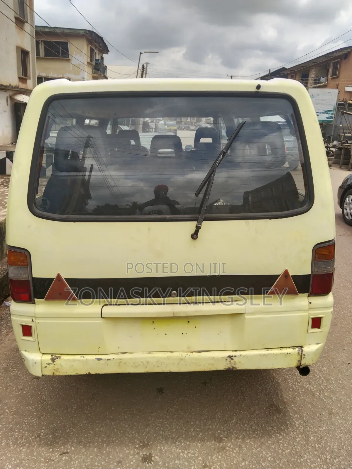 Mitsubishi L300 2005 Yellow