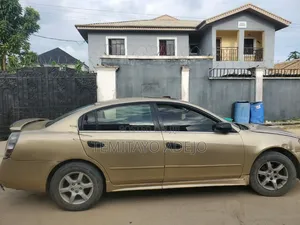 Nissan Altima 2005 Gold