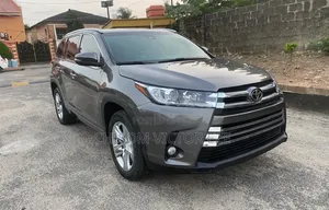 Toyota Highlander Limited Platinum 4dr SUV AWD (3.5L 6cyl 6A) 2014 Gray