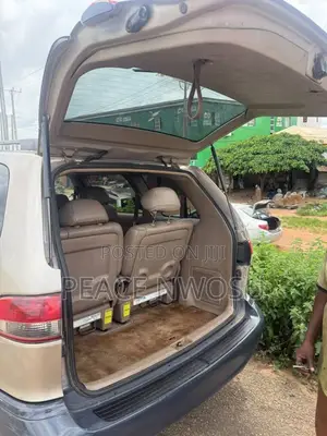 Toyota Sienna 2002 Gray