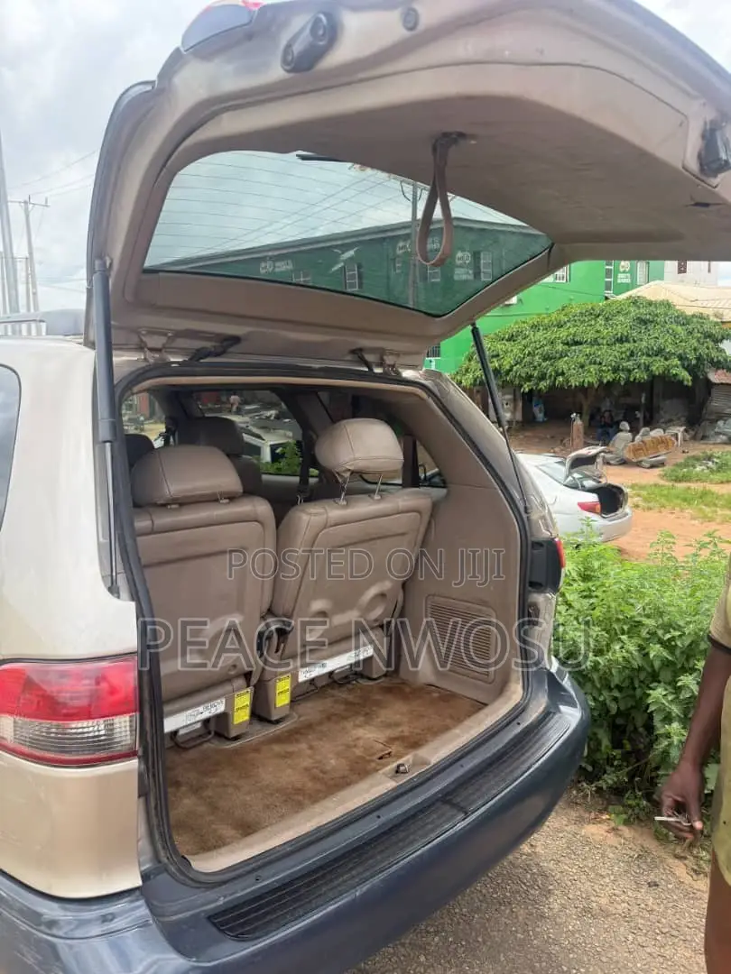 Toyota Sienna 2002 Gray