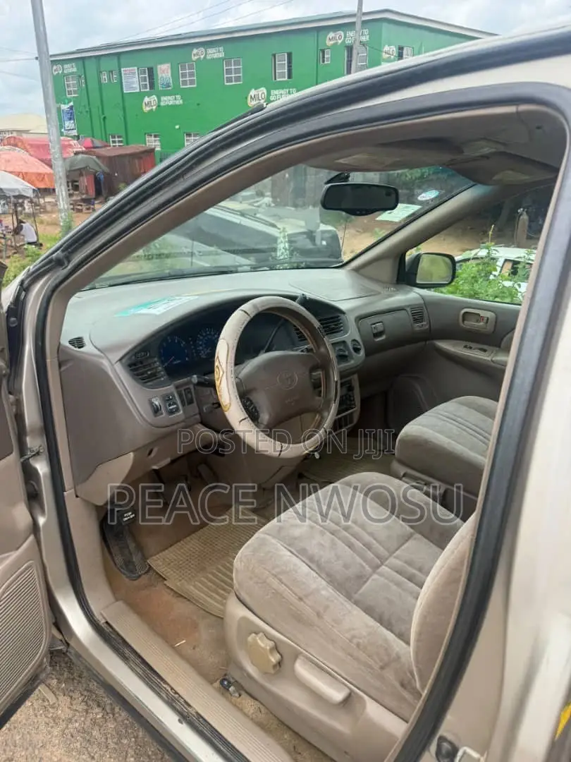 Toyota Sienna 2002 Gray