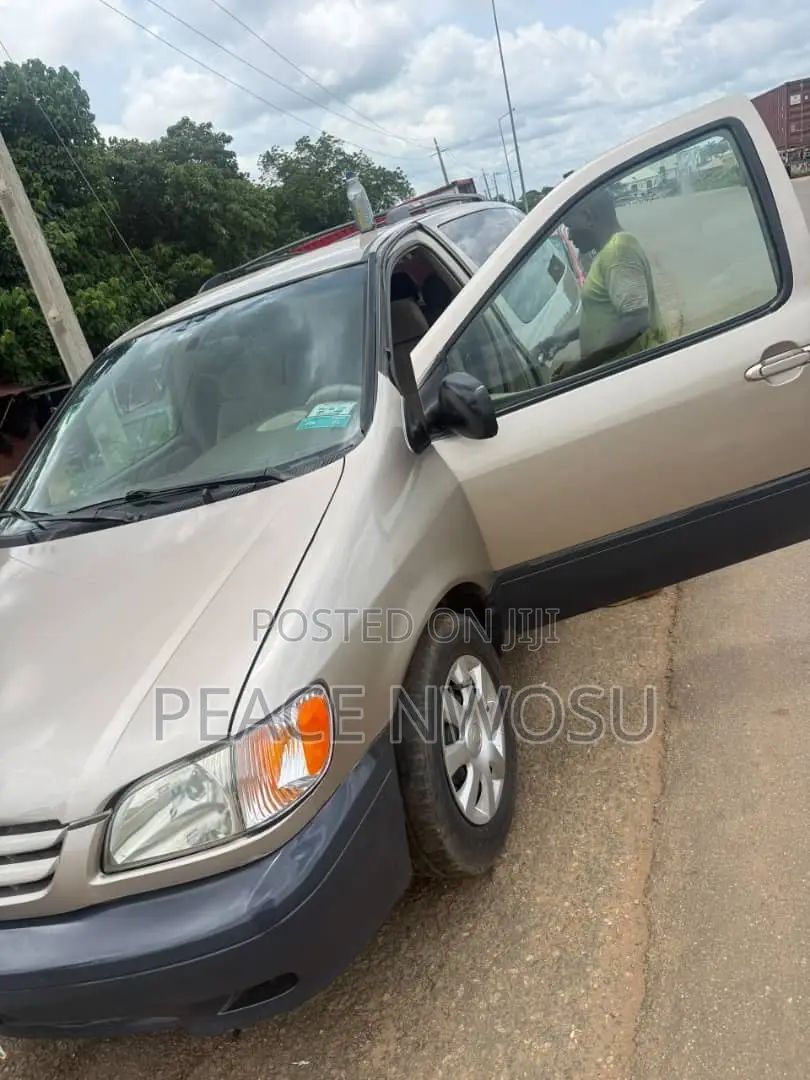 Toyota Sienna 2002 Gray