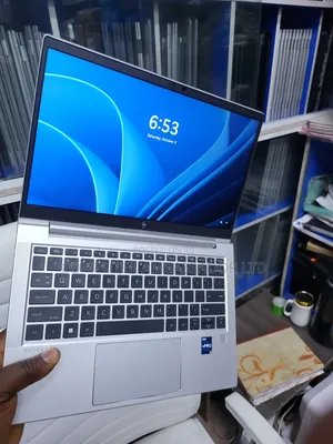 Laptop HP EliteBook 630 G10 32GB Intel Core i7 SSD 512GB