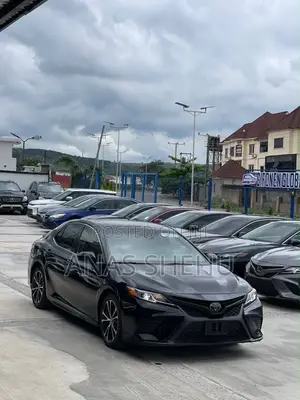 Toyota Camry SE FWD (2.5L 4cyl 8AM) 2018 Black