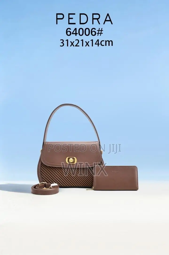 Pedra Hand Bag