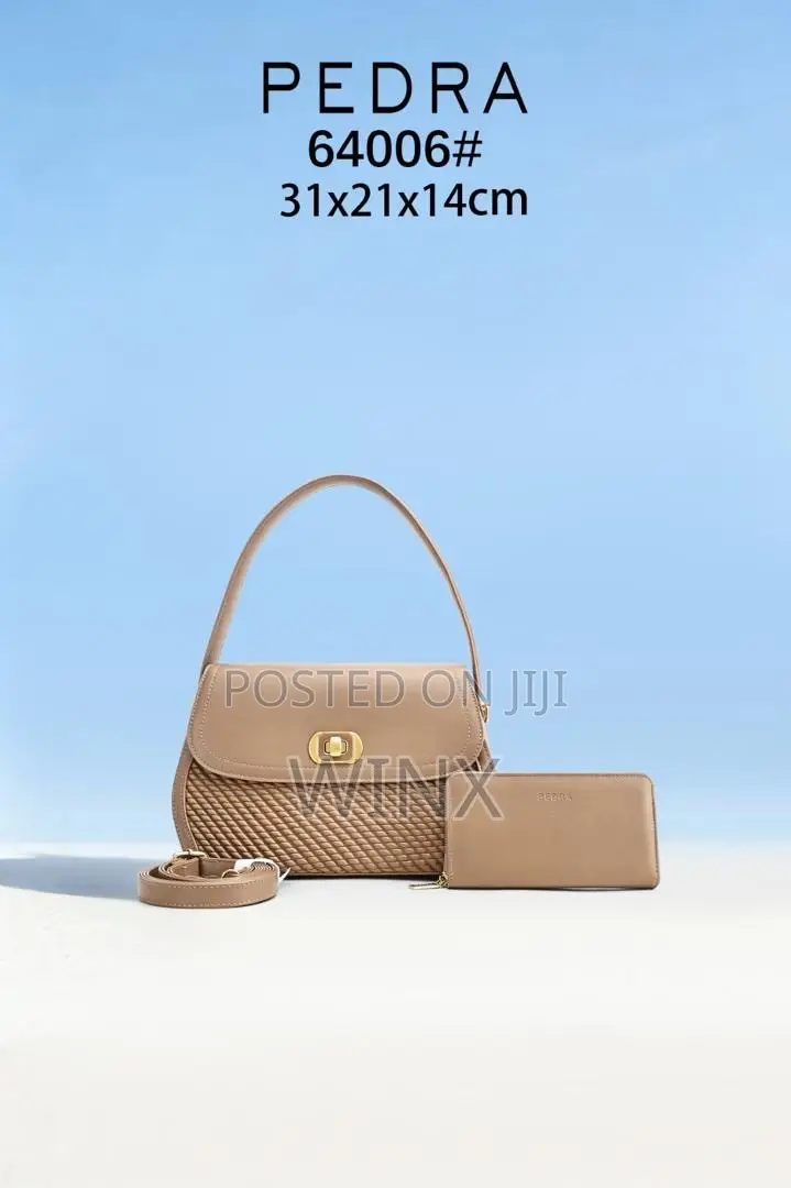 Pedra Hand Bag