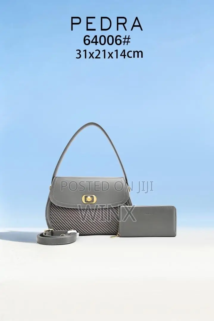 Pedra Hand Bag