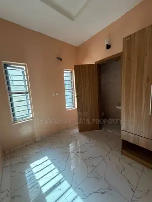1bdrm Apartment in Royal Pine Estate, Lekki Phase 2 for rent