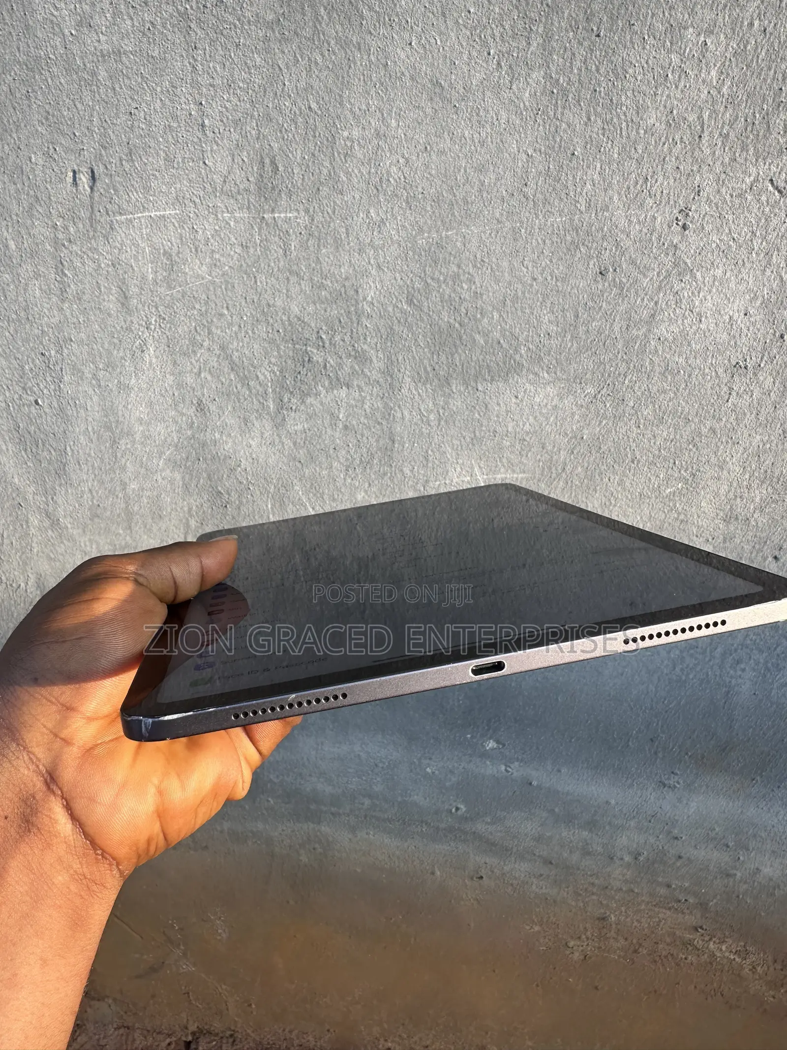 Apple iPad Pro (2022) 128 GB Black