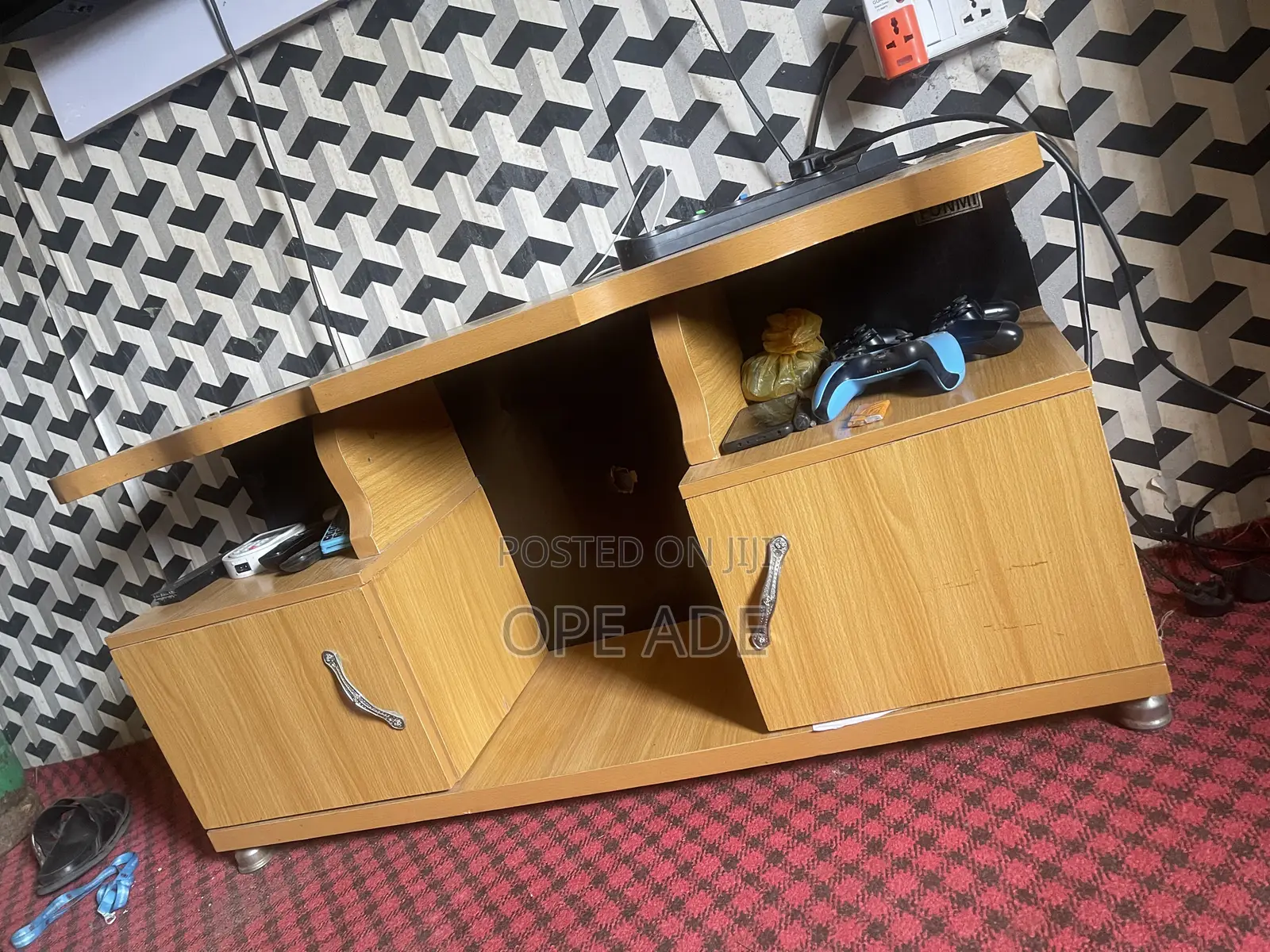 TV Shelf Console