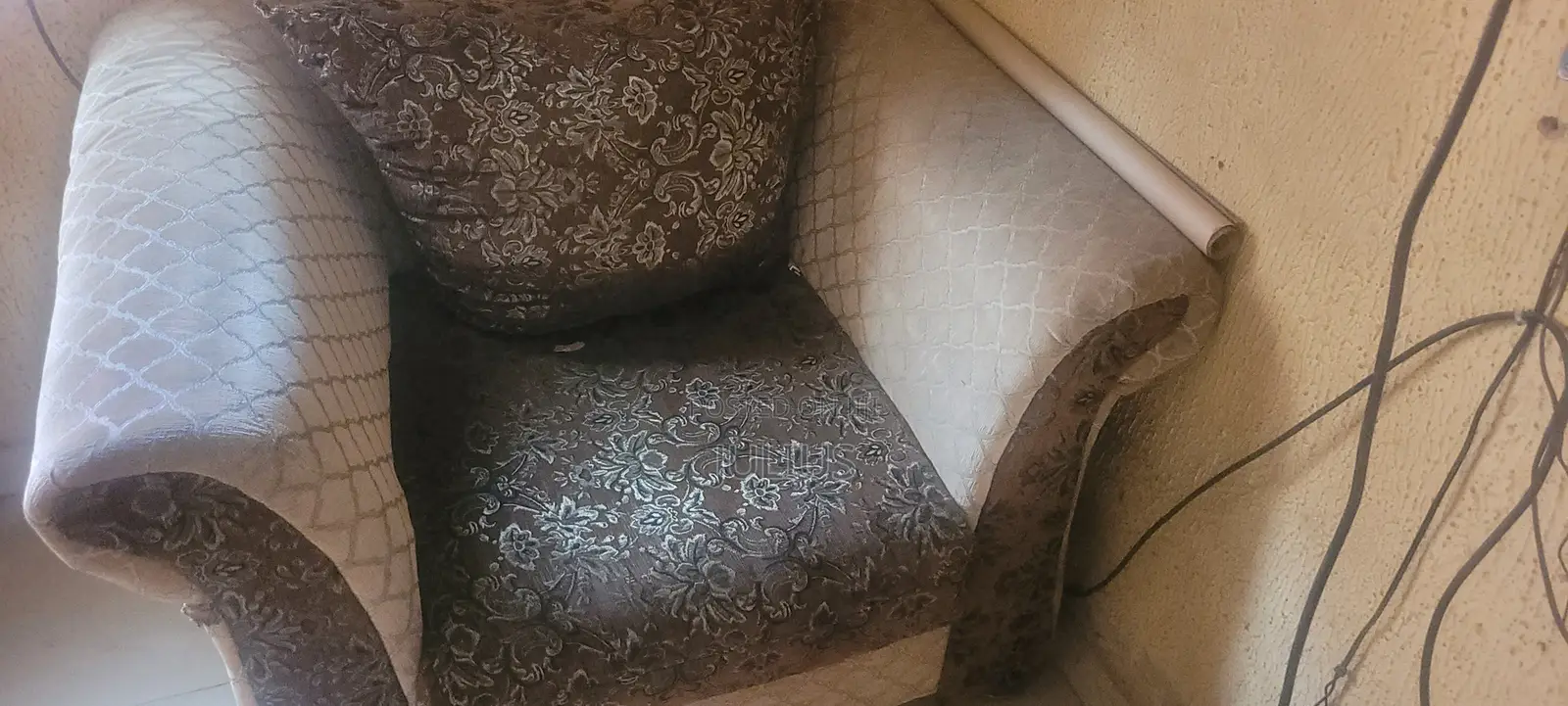 Seater Chair