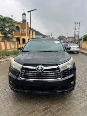Toyota Highlander XLE 4dr SUV AWD (3.5L 6cyl 6A) 2015 Black