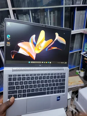 Laptop HP EliteBook 630 G10 32GB Intel Core i7 SSD 512GB