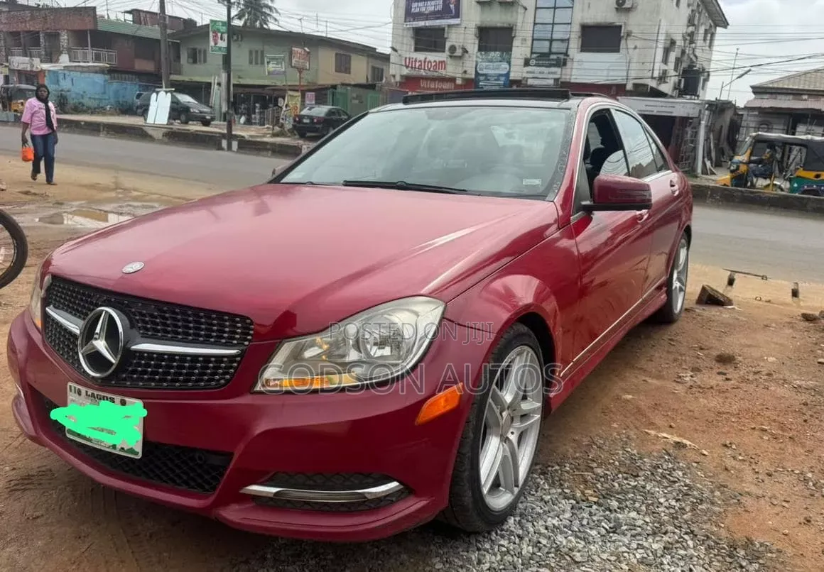 Mercedes-Benz C300 2008 Red