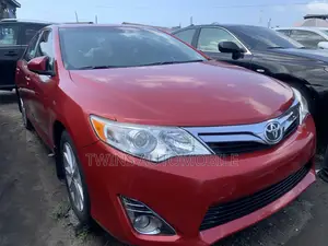Toyota Camry XLE 4dr Sedan (2.5L 4cyl 6A) 2014 Red
