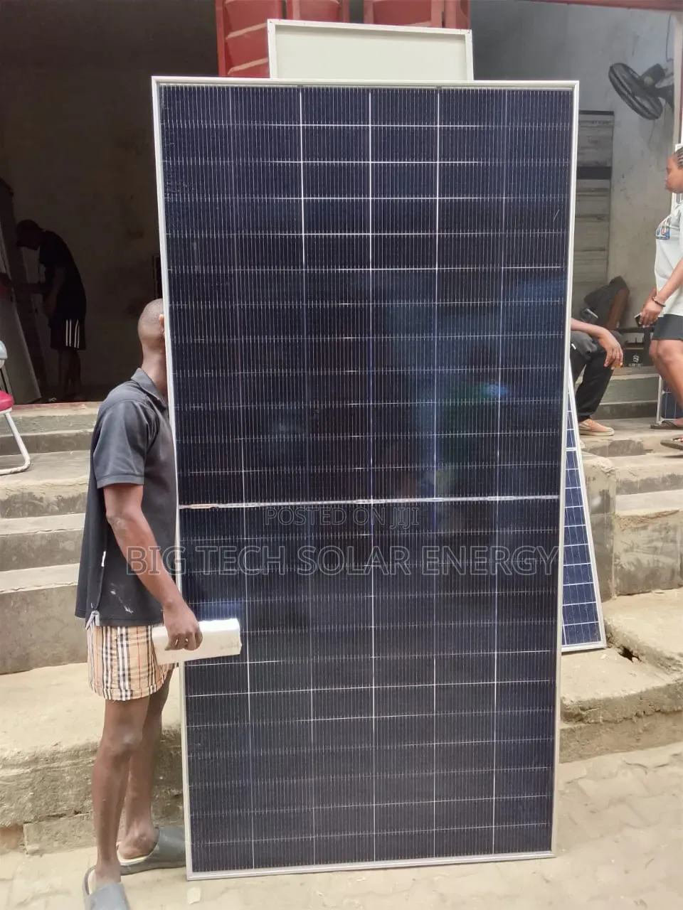 650watts 144cells Jinko Solar Panels