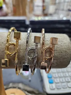 Ladies Bangle