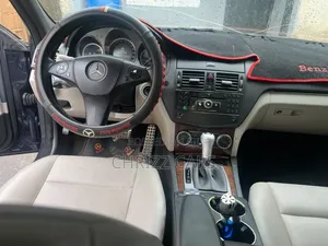 Mercedes-Benz C300 2009