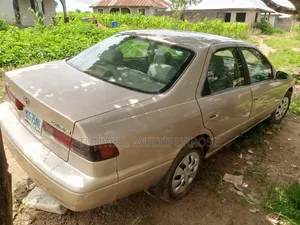 Toyota Camry 2021 Gold
