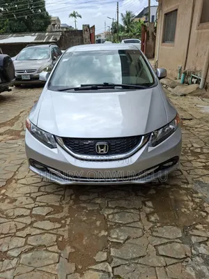 Honda Civic 1.8 5 Door Automatic 2012 Silver
