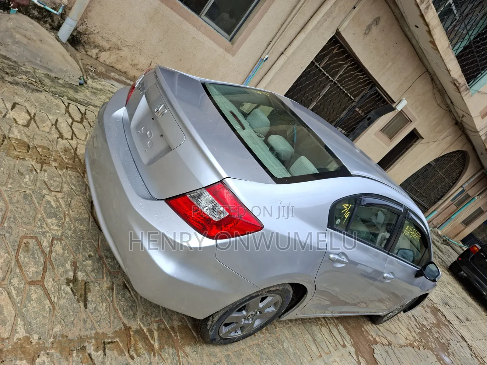 Honda Civic 1.8 5 Door Automatic 2012 Silver