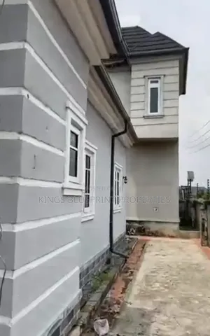 3bdrm Bungalow in Otokutu, Warri for sale