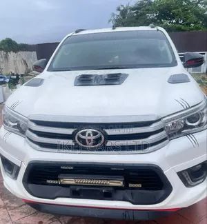 Toyota Hilux 2020 White