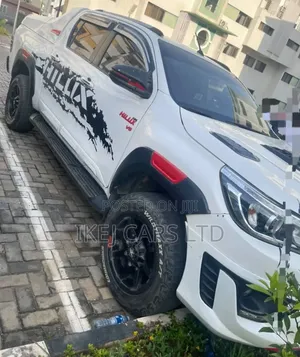 Toyota Hilux 2020 White