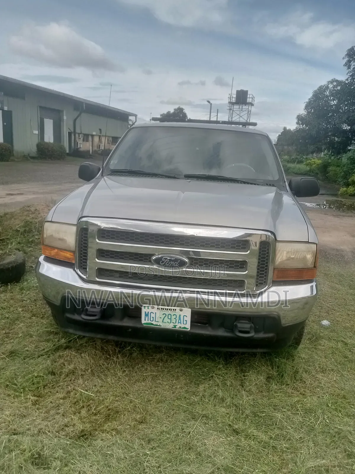 Ford Excursion 2000 Gray