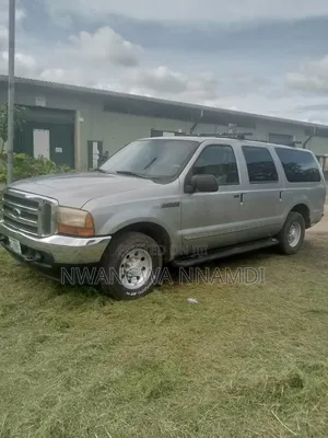 Ford Excursion 2000 Gray